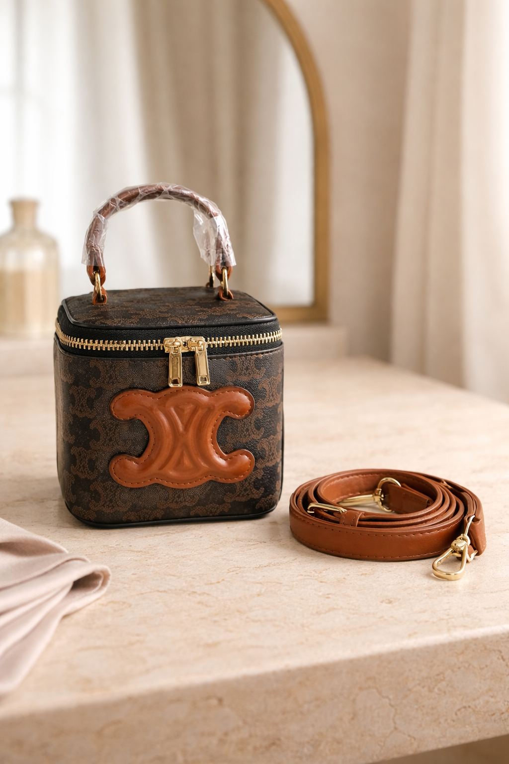 Compact Cube-Shaped Bag | Modern Geometric Crossbody Clutch