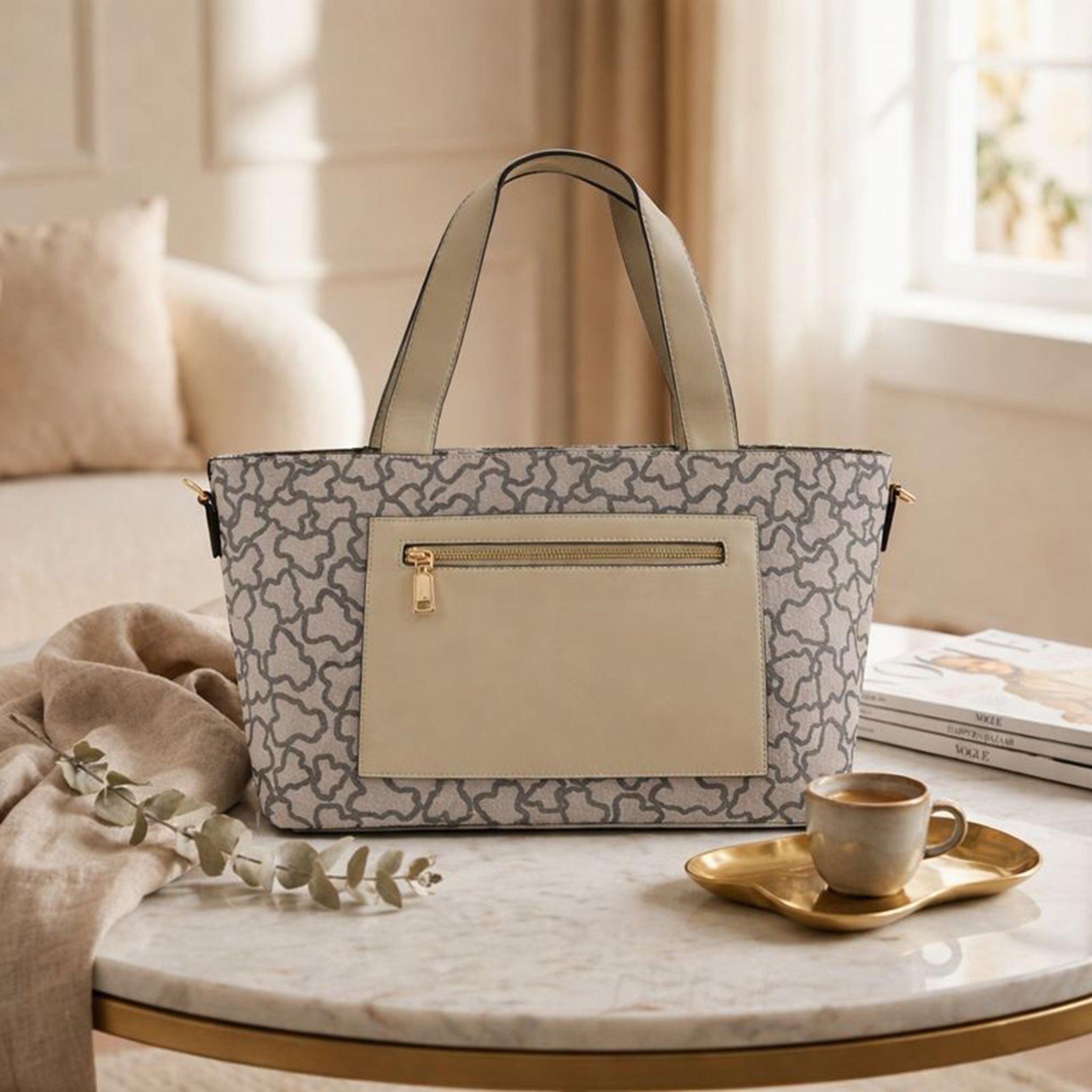 Compact and Grand Tote - Beige and Black